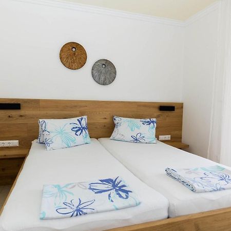 Apartmani Dea Crikvenica Buitenkant foto
