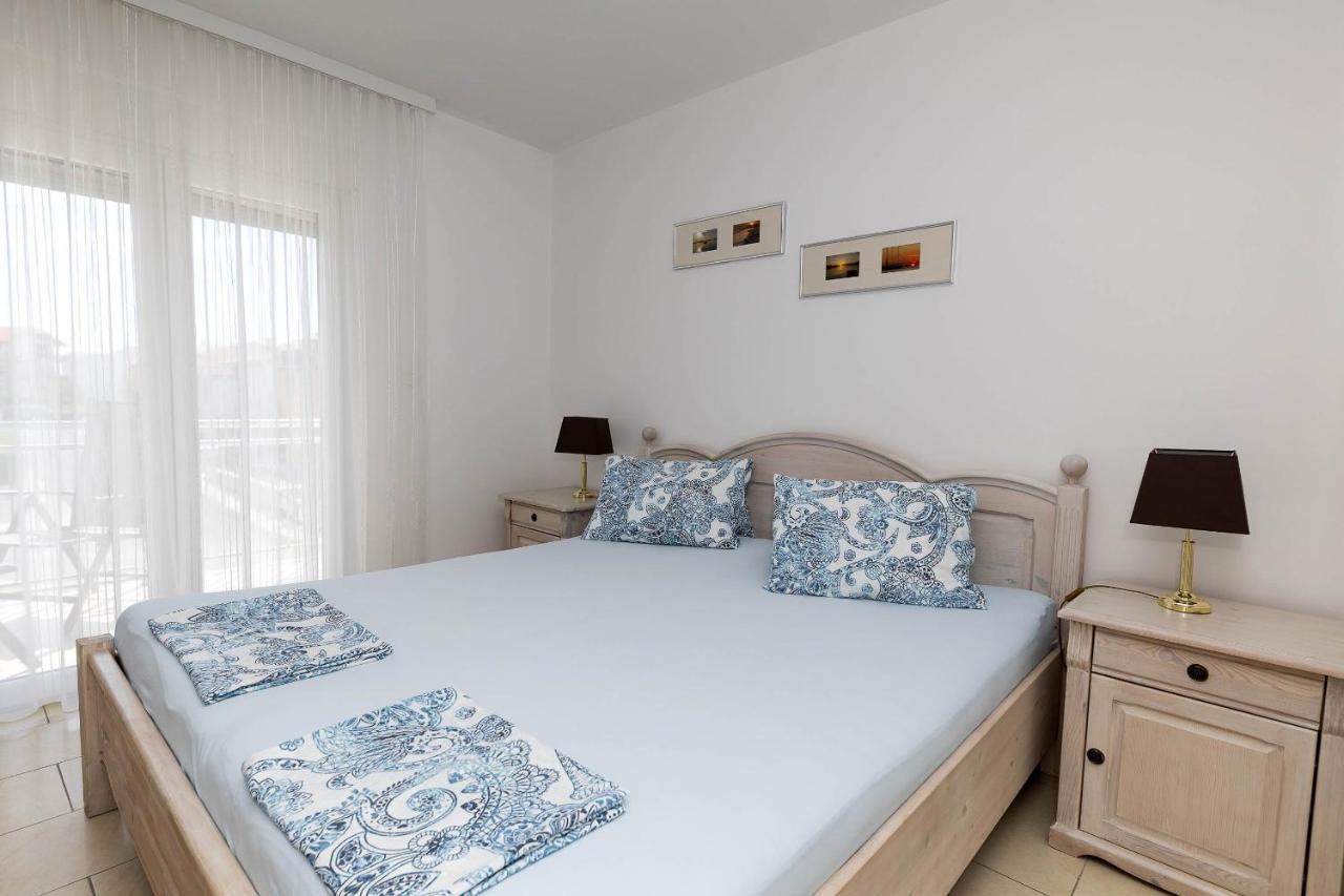 Apartmani Dea Crikvenica Buitenkant foto