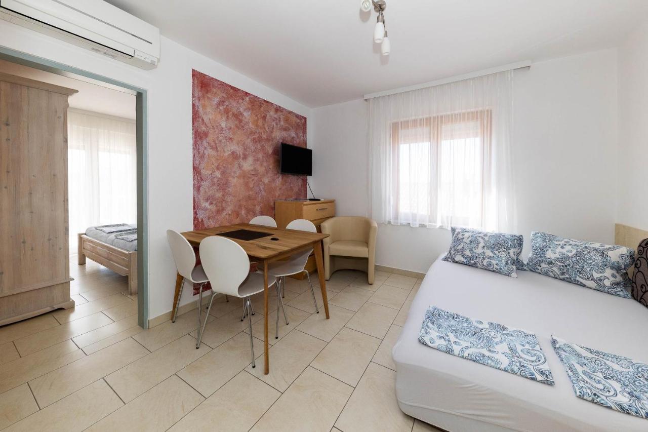 Apartmani Dea Crikvenica Buitenkant foto