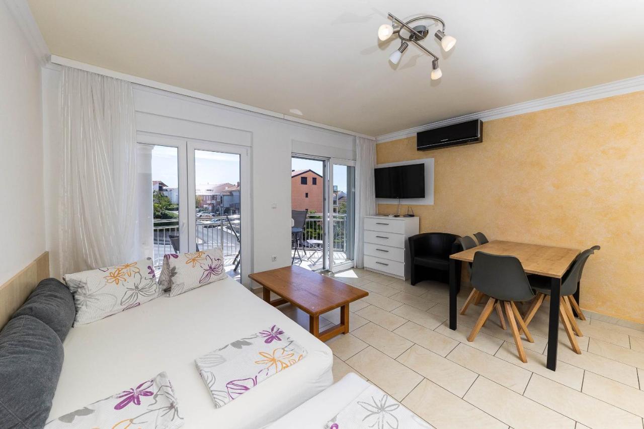 Apartmani Dea Crikvenica Buitenkant foto