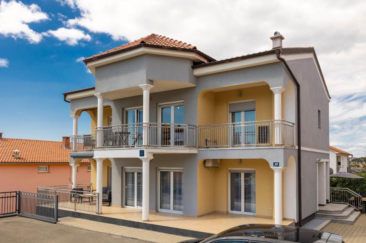 Apartmani Dea Crikvenica Buitenkant foto