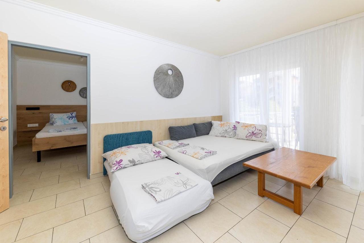 Apartmani Dea Crikvenica Buitenkant foto