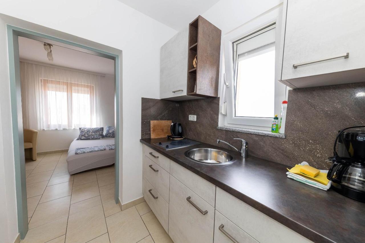Apartmani Dea Crikvenica Buitenkant foto