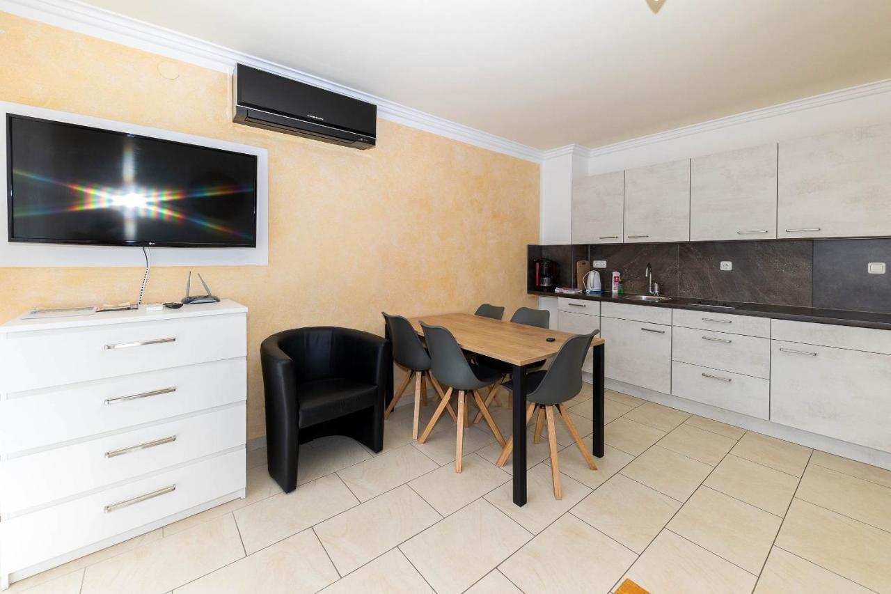 Apartmani Dea Crikvenica Buitenkant foto
