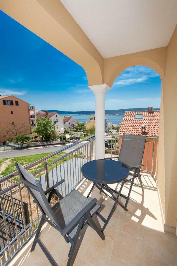 Apartmani Dea Crikvenica Buitenkant foto