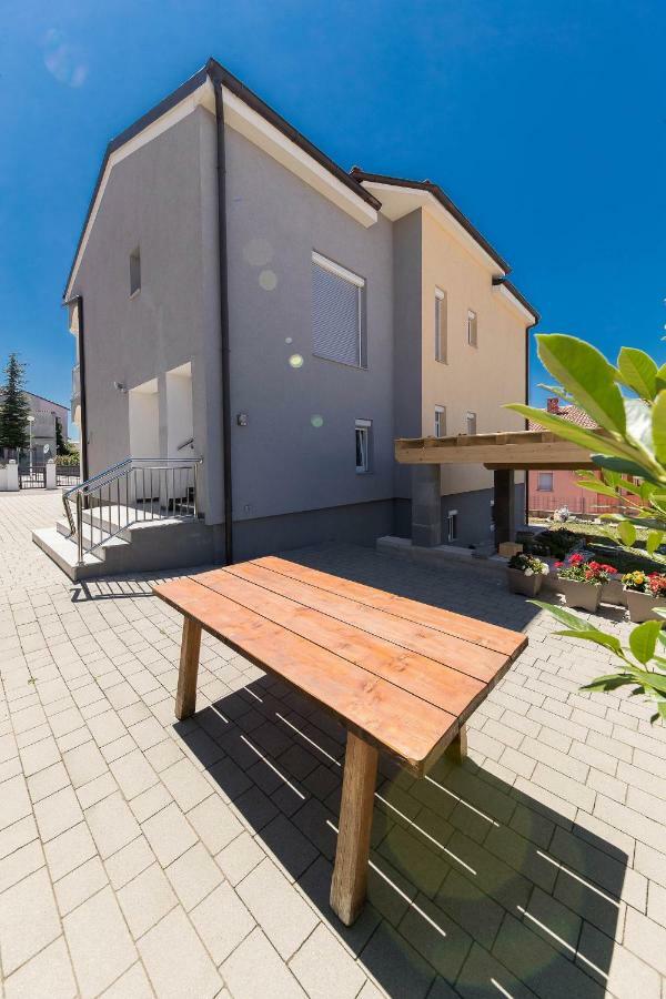 Apartmani Dea Crikvenica Buitenkant foto